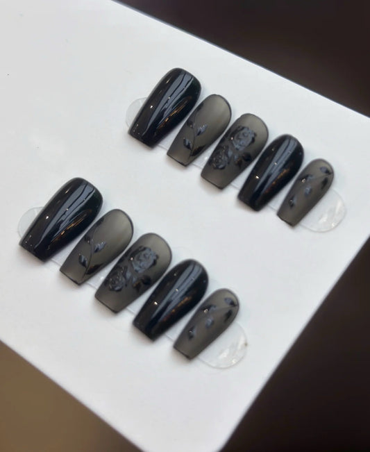 Black Rose | Medium Coffin